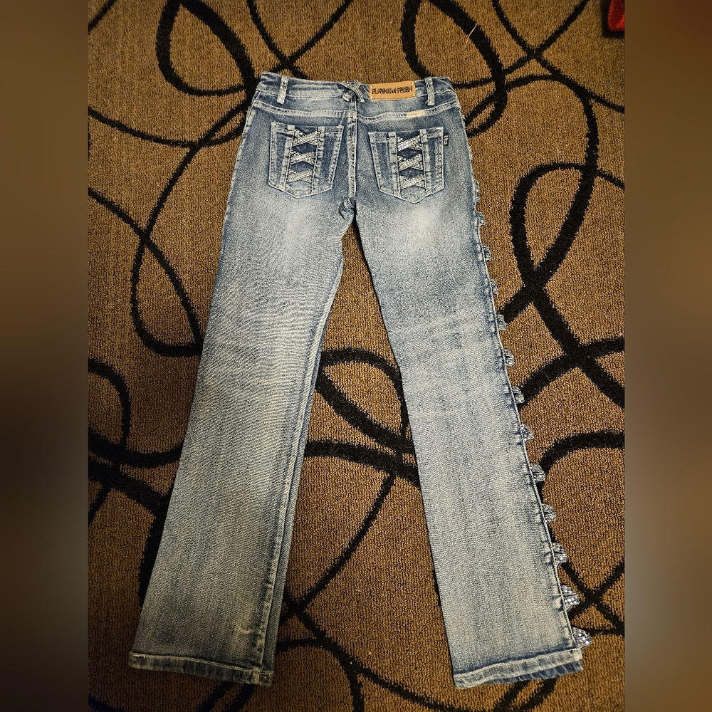 Platinum Plush cut out jeans - Picture 2 of 9